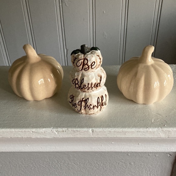 NWT- 2 Cream Crackle & 1 Be Blessed Be Thankful Stacked Pumpkin Decorations Set - Picture 13 of 17